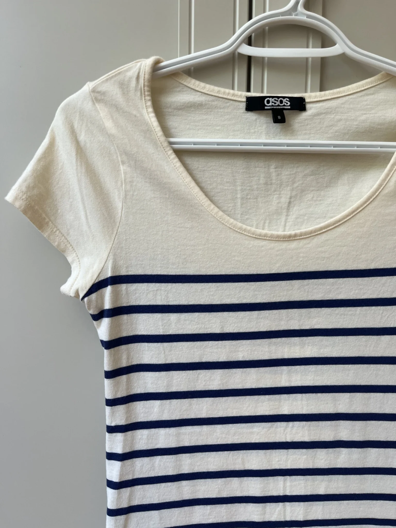 Image for T-shirt beige rayé bleu marin