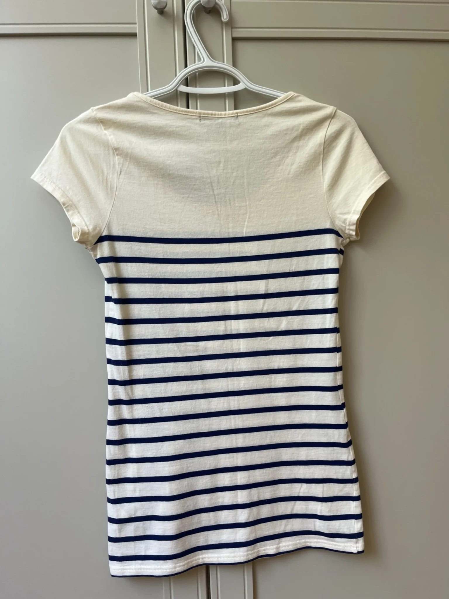 Image for T-shirt beige rayé bleu marin