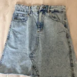 Featured thumbnail for Jupe courte en jeans Dynamite
