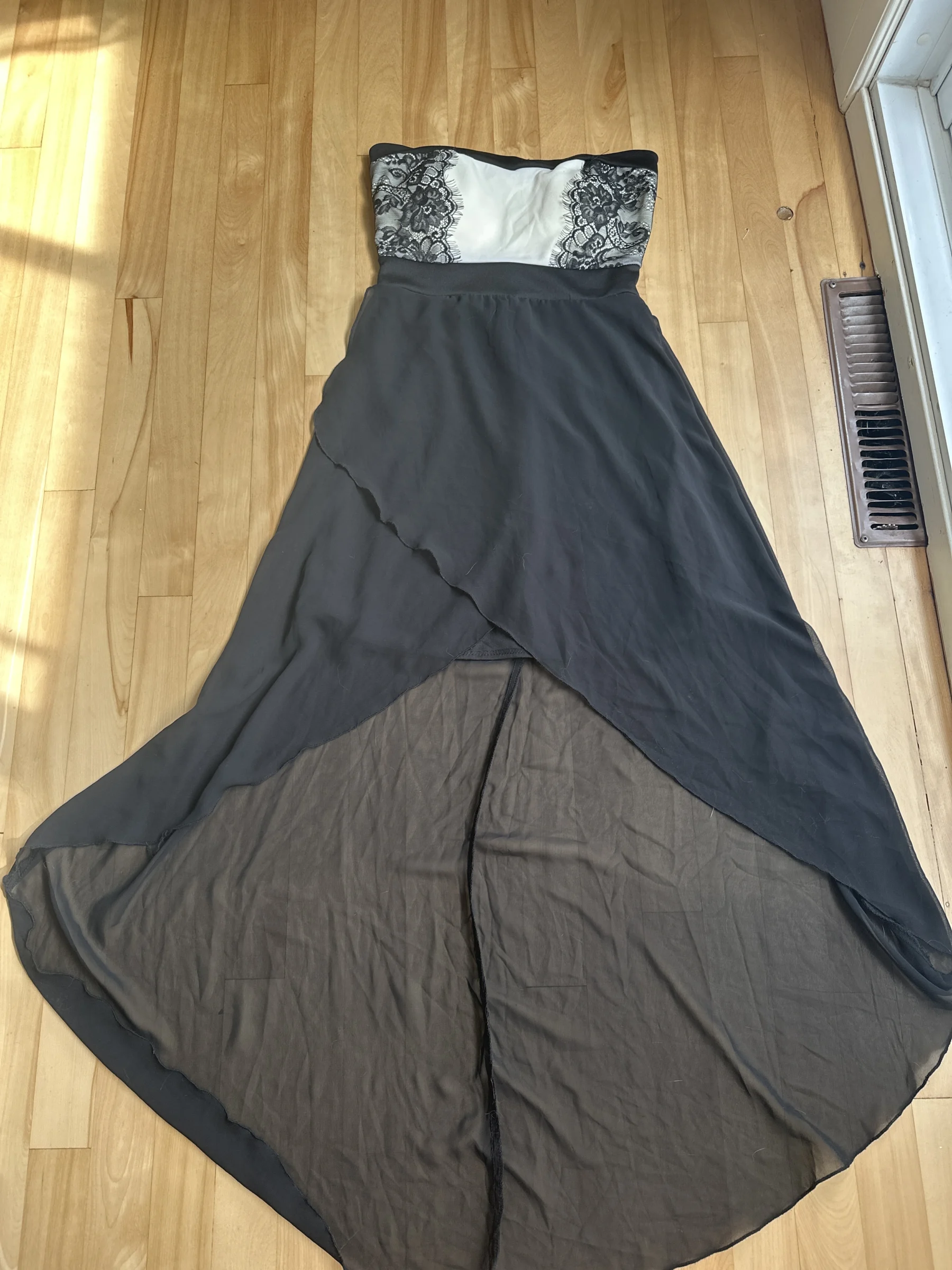 Robe sans bretelle Ardene seconde main