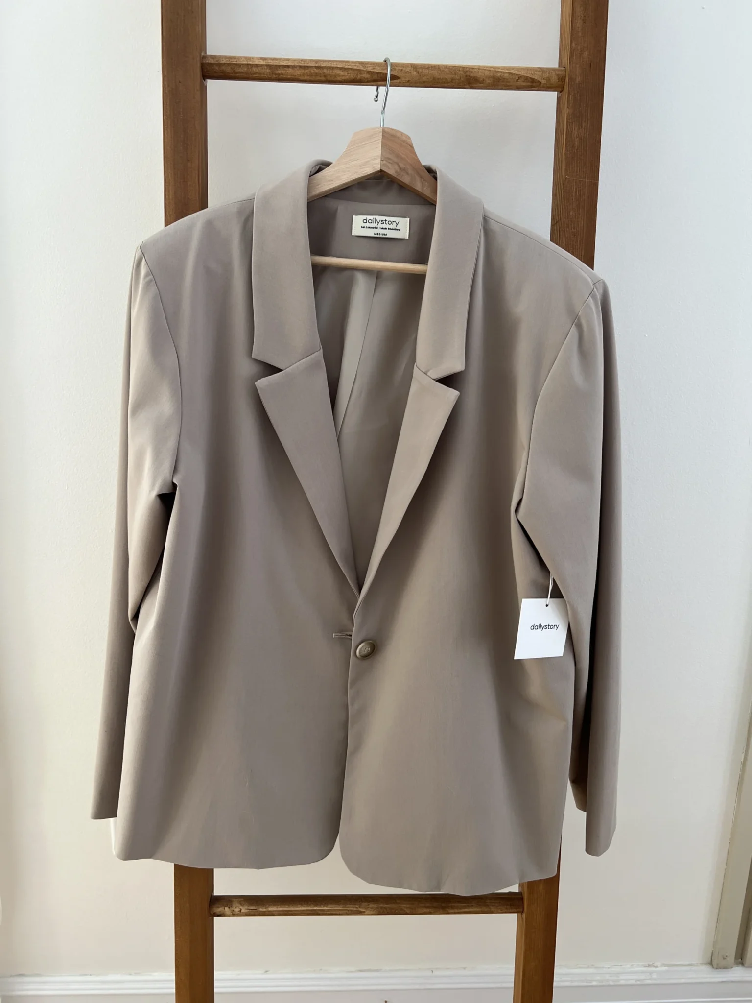 Featured image for Dailystory Leona jacket