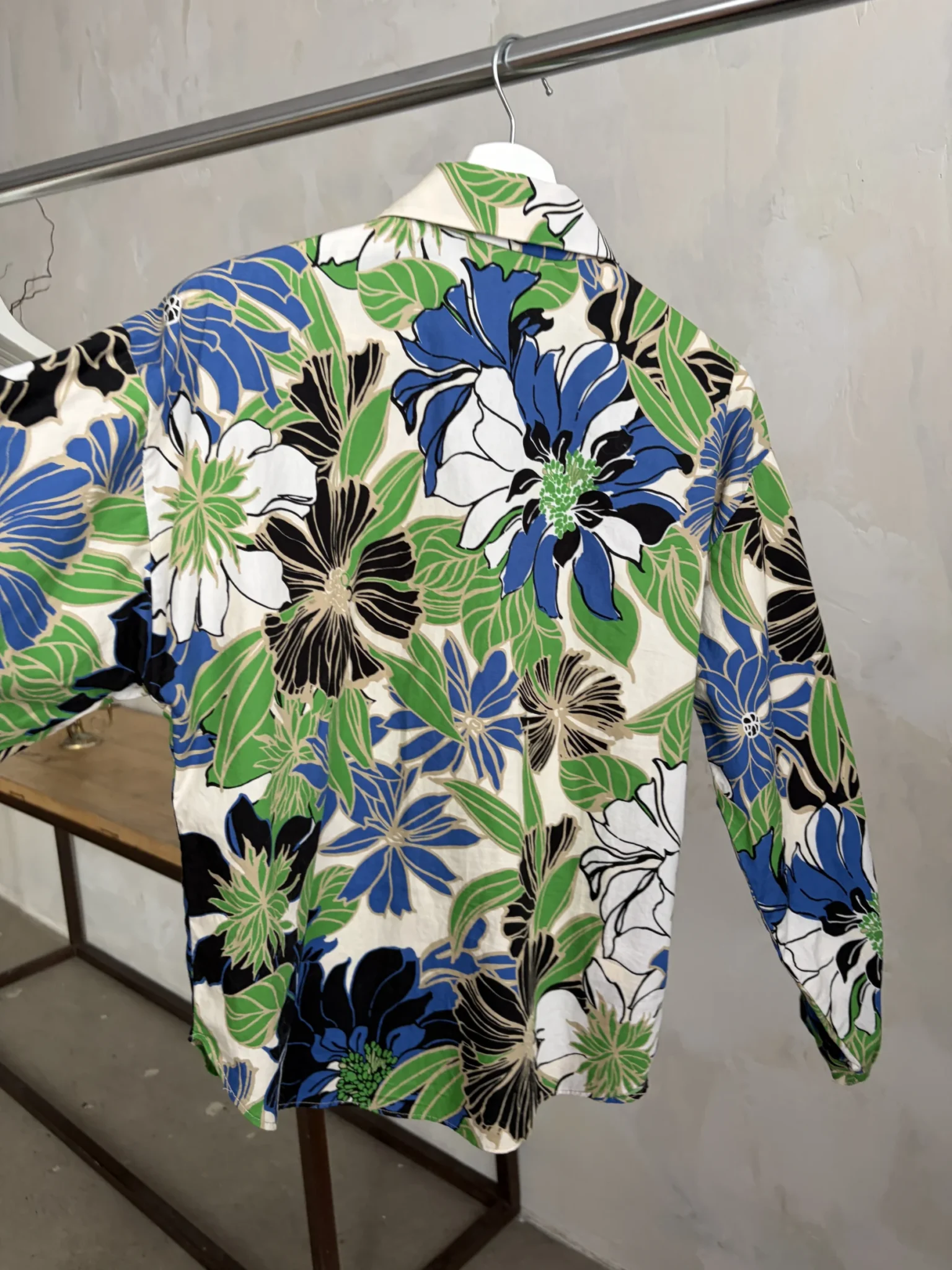 Image for Shirt with puffed sleeves
