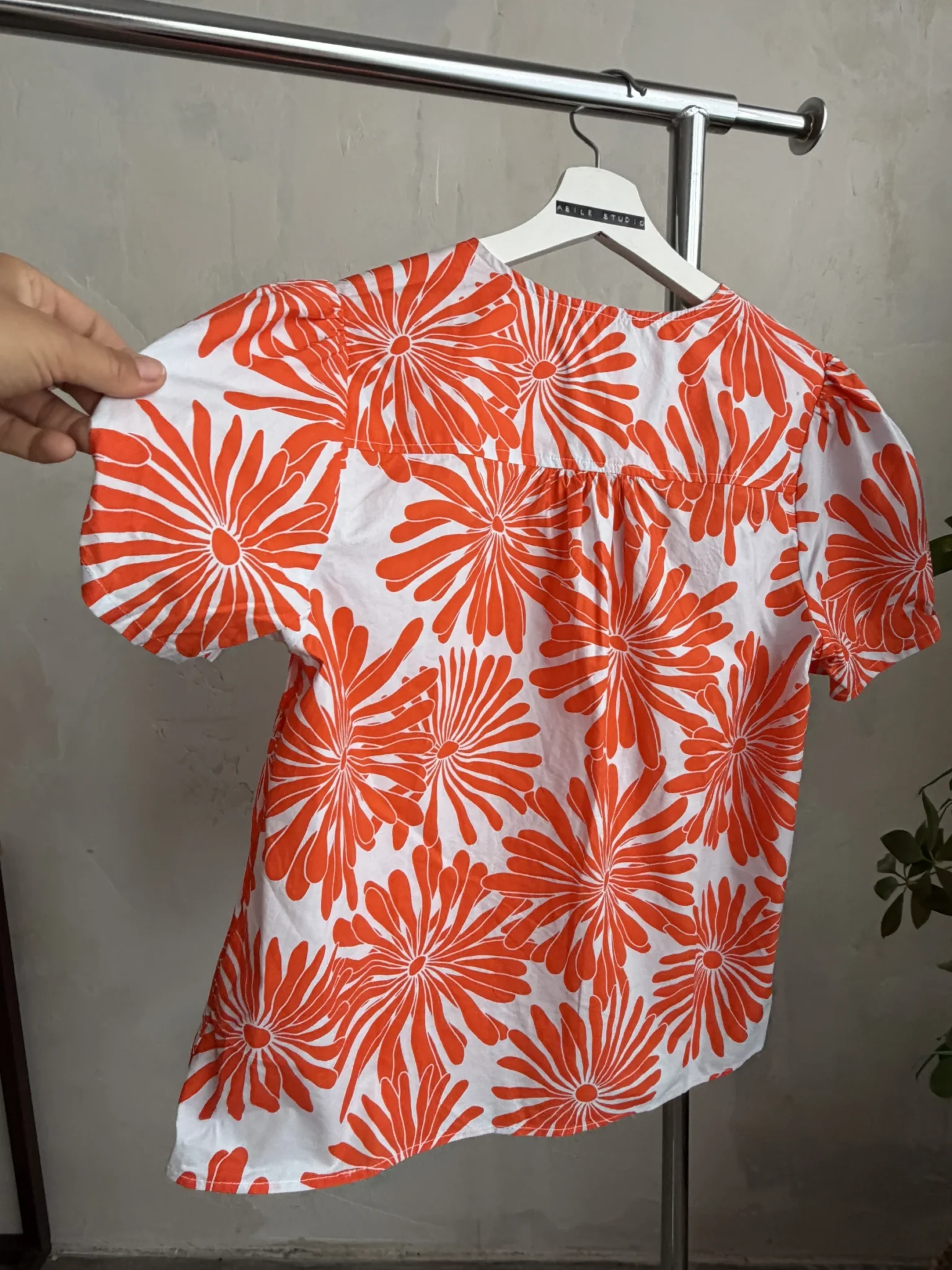 Image for A light and cool cotton blouse