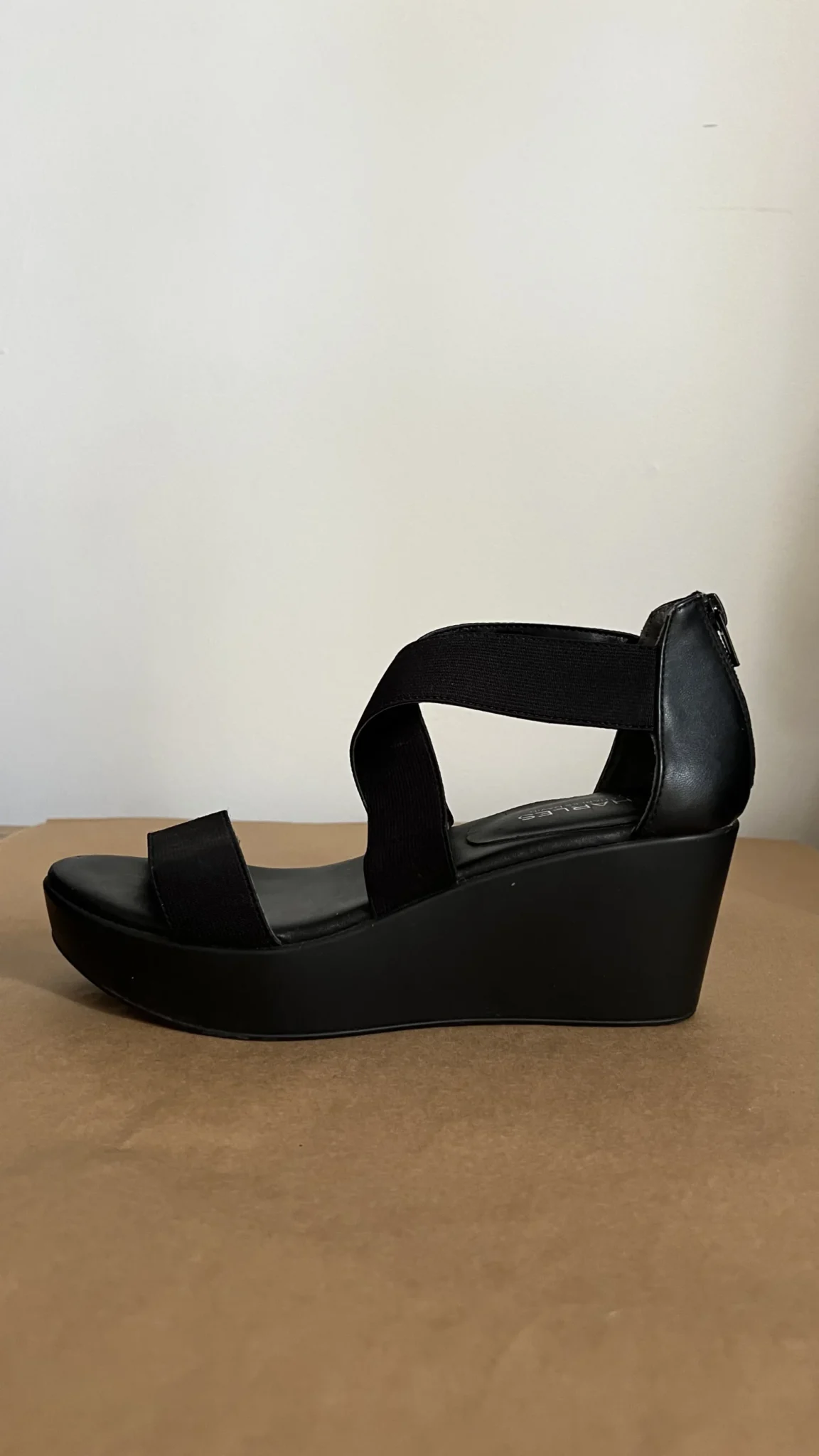 Featured image for Sandales compensées de Charles David