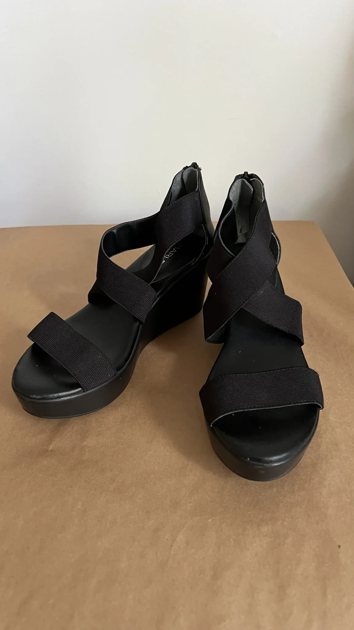 Image for Sandales compensées de Charles David