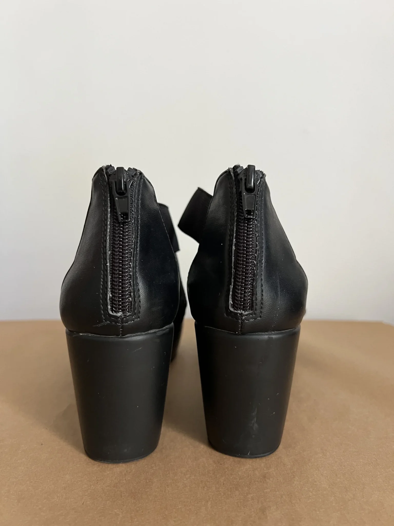 Image for Sandales compensées de Charles David