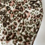 Thumbnail for 100% Soie! Top Wilfred Aritzia motif léopard kaki et rose taille S