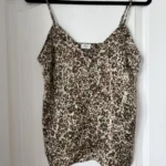 Thumbnail for 100% Soie! Top Wilfred Aritzia motif léopard kaki et rose taille S