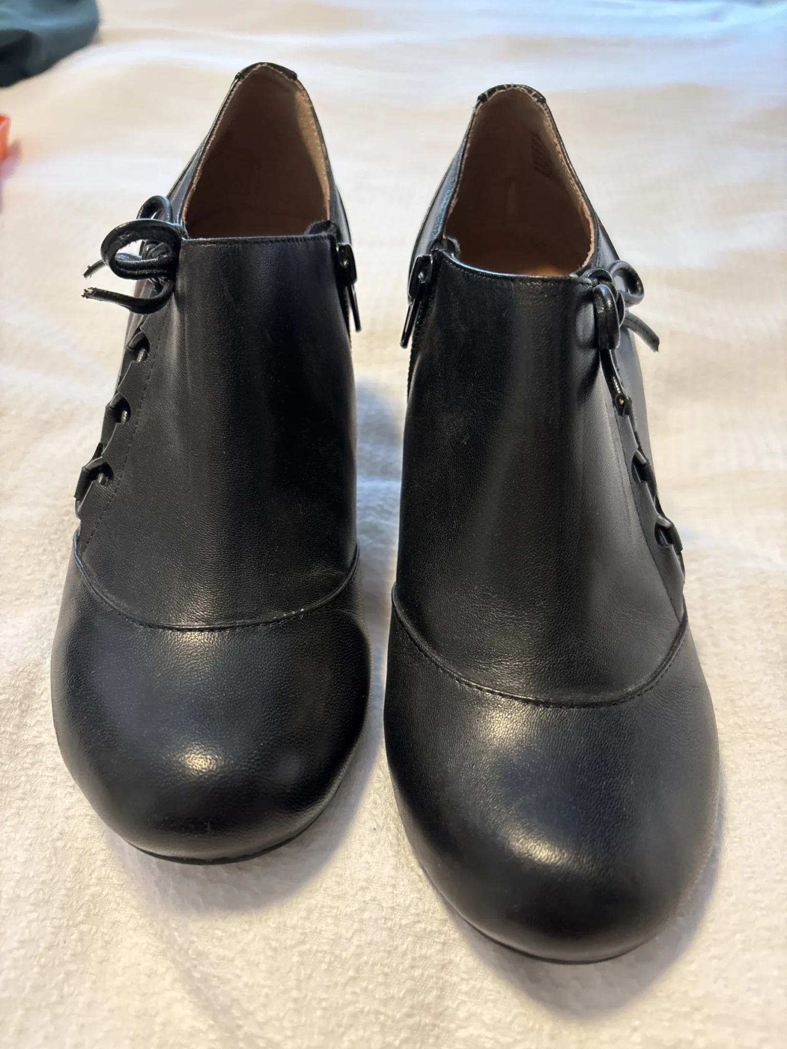 Image for Chaussures noir à talon Miz Mooz jamais portées