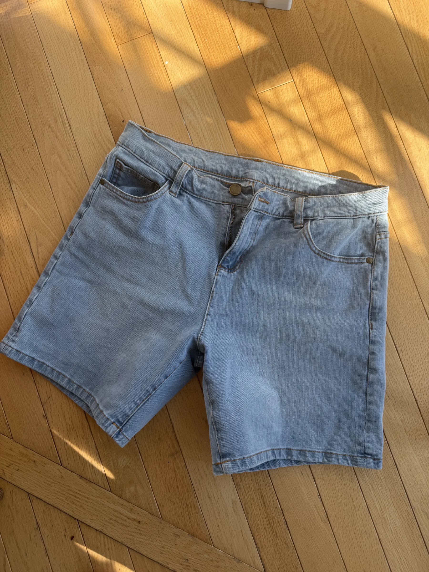 Short en jeans Lolë seconde main
