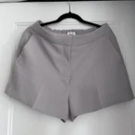 Featured thumbnail for Short Aritzia gr. 12