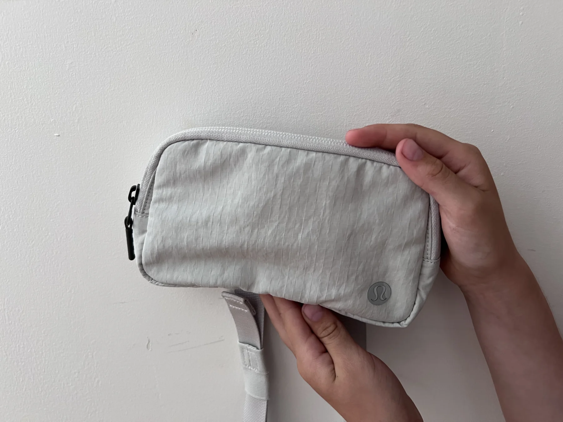Sac banane Lululemon Everywhere Belt Bag 1L – Gris pâle Lululemon seconde main