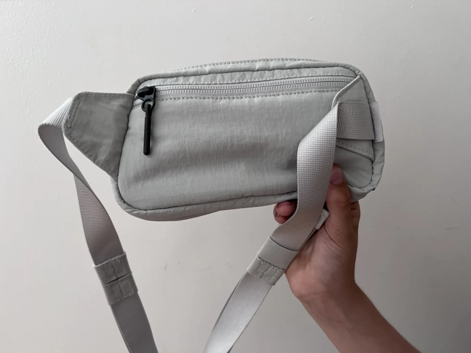 Image for Sac banane Lululemon Everywhere Belt Bag 1L – Gris pâle