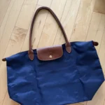 Thumbnail for Sac Longchamp Large modèle le Pliage bleu marine et cuir marron