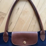 Thumbnail for Sac Longchamp Large modèle le Pliage bleu marine et cuir marron