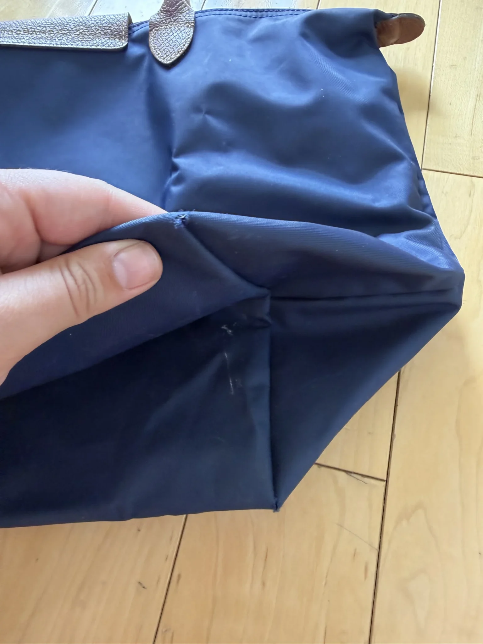 Image for Sac Longchamp Large modèle le Pliage bleu marine et cuir marron