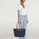 Thumbnail for Sac Longchamp Large modèle le Pliage bleu marine et cuir marron