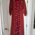 Thumbnail for Robe longue Taylor taille 4 motifs fleuris rouge et rose