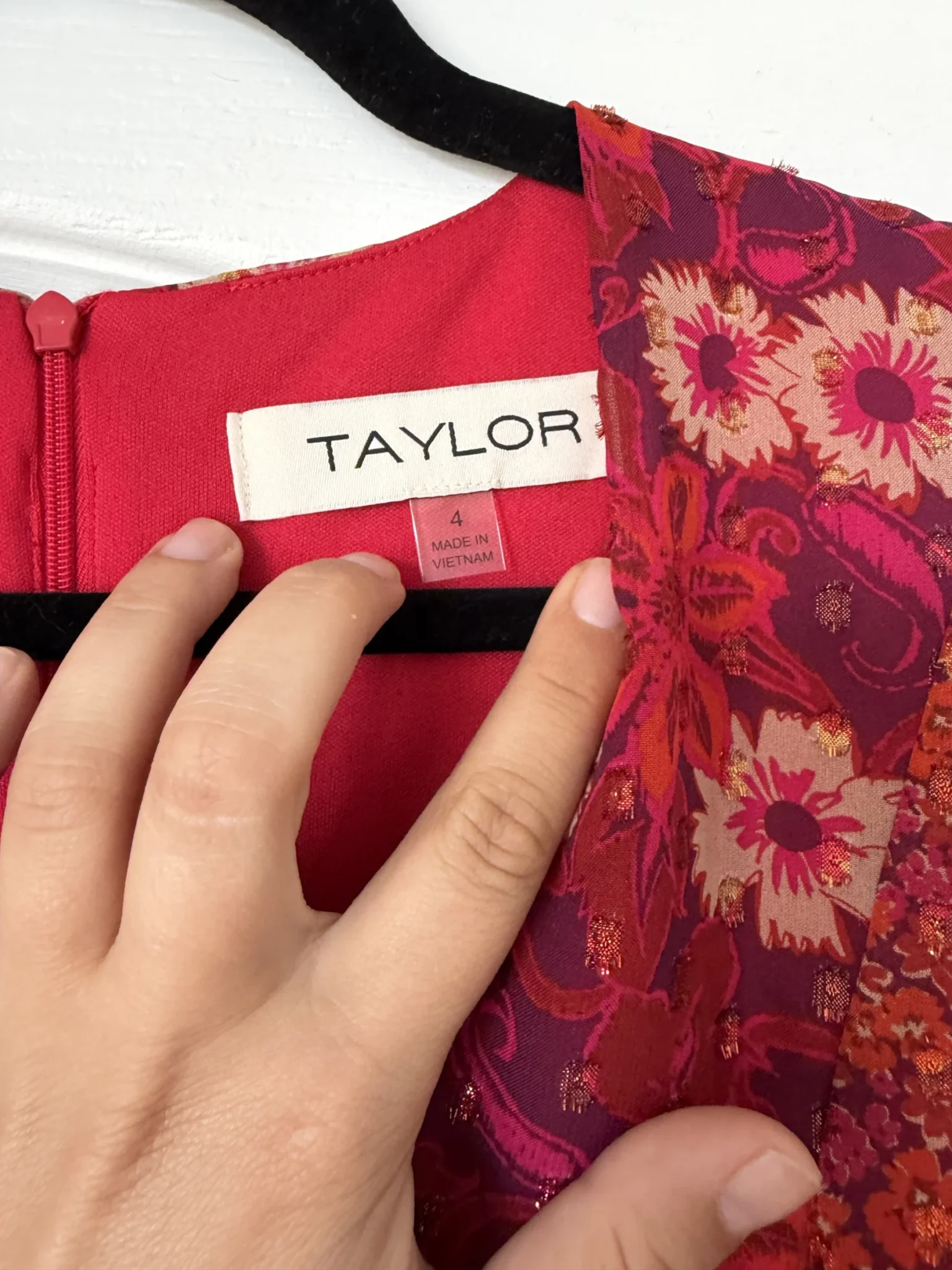 Image for Robe longue Taylor taille 4 motifs fleuris rouge et rose