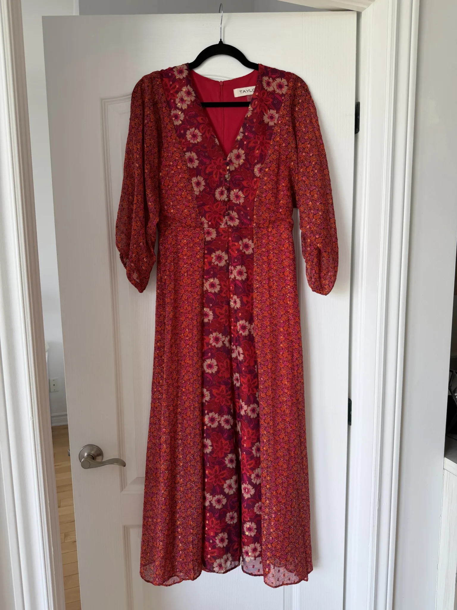 Image for Robe longue Taylor taille 4 motifs fleuris rouge et rose