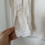 Thumbnail for Chemise oversize Wilfred Free Aritzia taille XS rayé blanche et beige