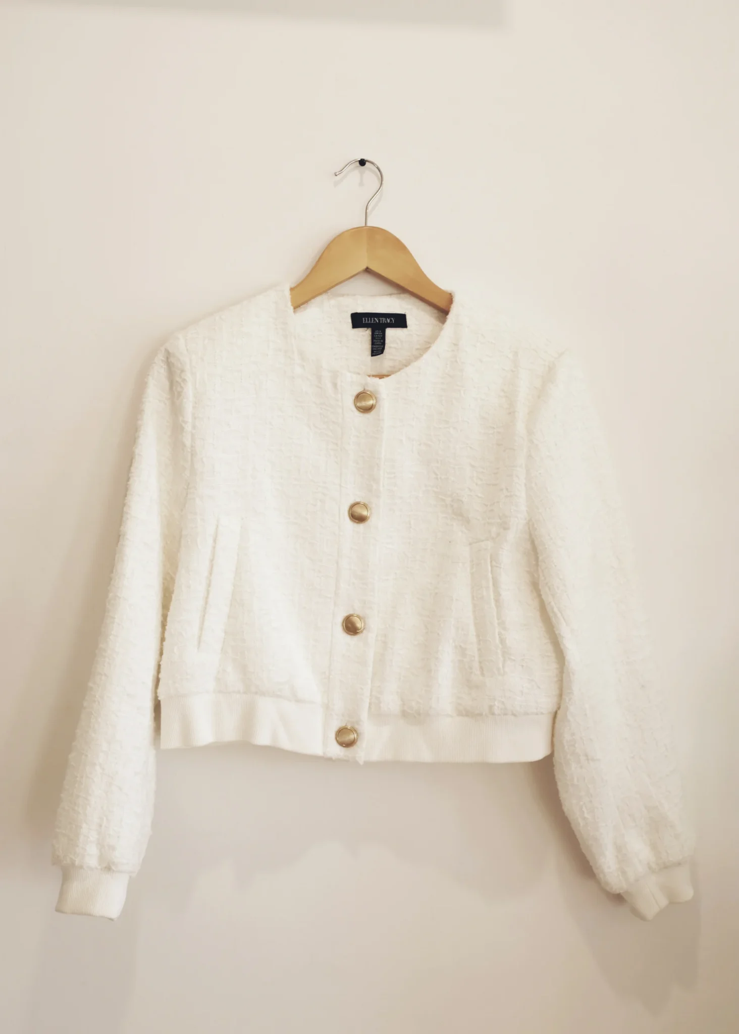Featured image for Cream-coloured buckled waistcoat with gold buttons