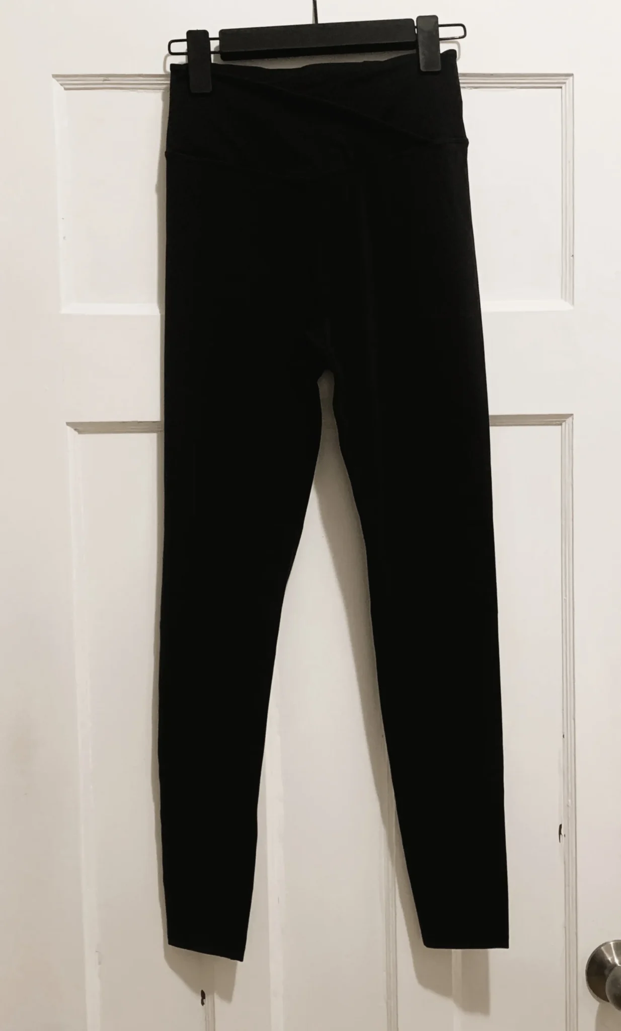 Featured image for Black sports leggings - TALA
