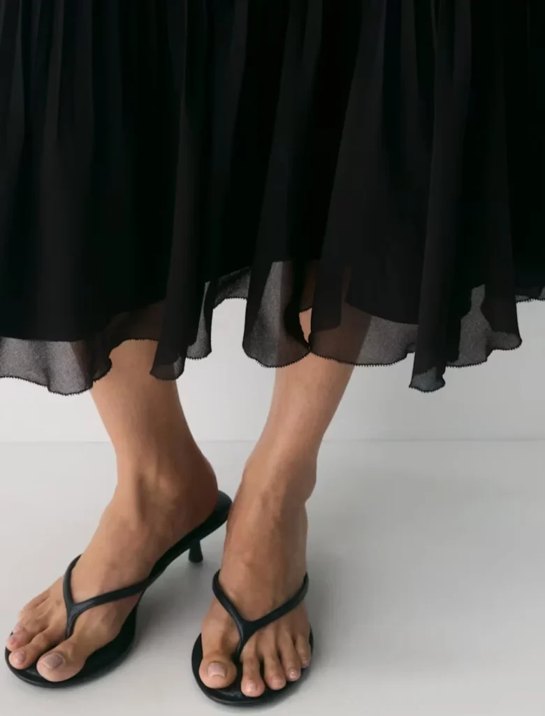 Image for 🌷Twirl Skirt – Aritzia