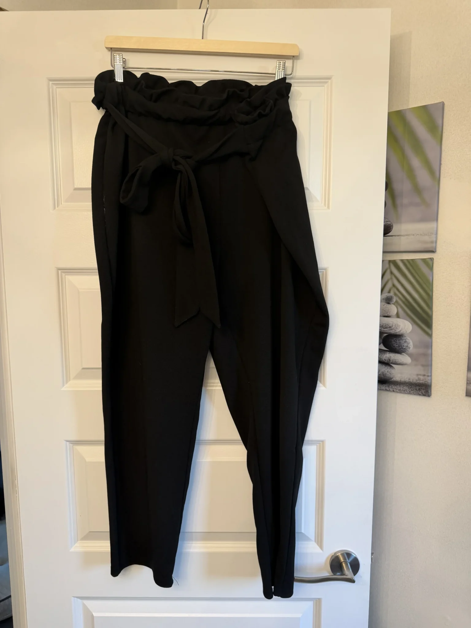 Featured image for Pantalon propre noir