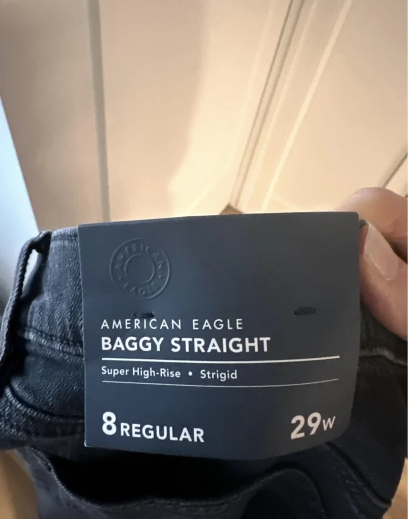 Image for Jeans American eagle NEUVE avec étiquette 🏷️ originale longueur régulière AMERICAN EAGLE BAGGY STRAIGHT Super High-Rise • Strigid