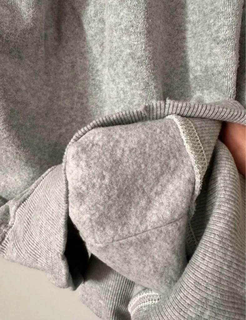 Image for Chandail ouaté Aerie oversize super cute et confortable taille XS oversize NEUF avec étiquette 🏷️ originale