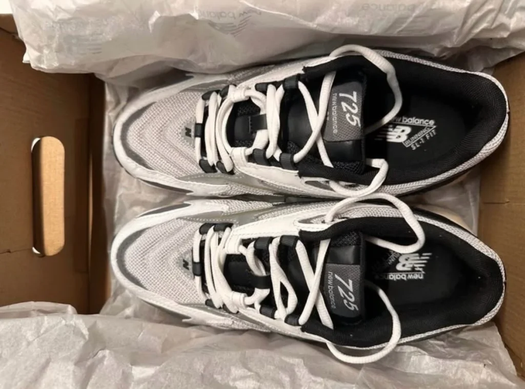Image for New Balance 725 Unisex trainers, brand new, size 9.5 US (women’s) / 8 US (men’s). Brand new. Never worn, in perfect condition.