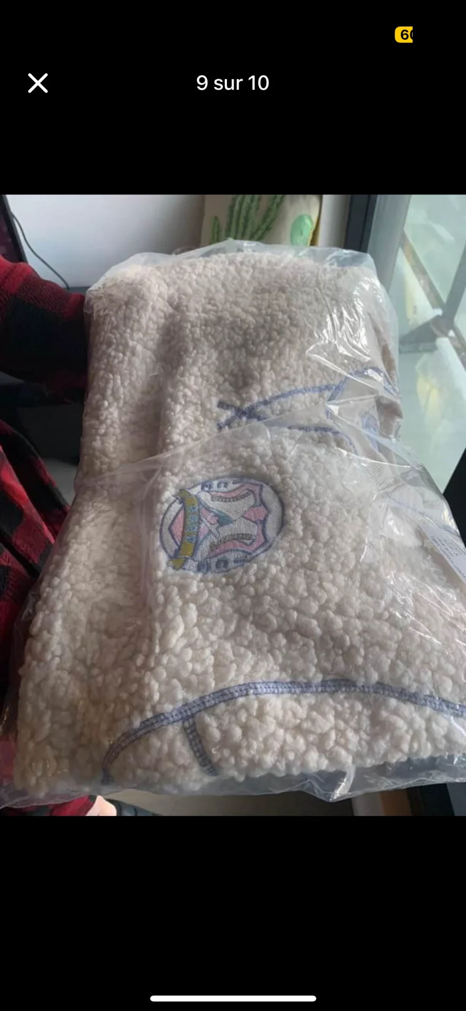 Image for Chandail Tamélo NEUF dans son emballage original en sherpa « Ice ice baby » size small / Fleece Unisexe