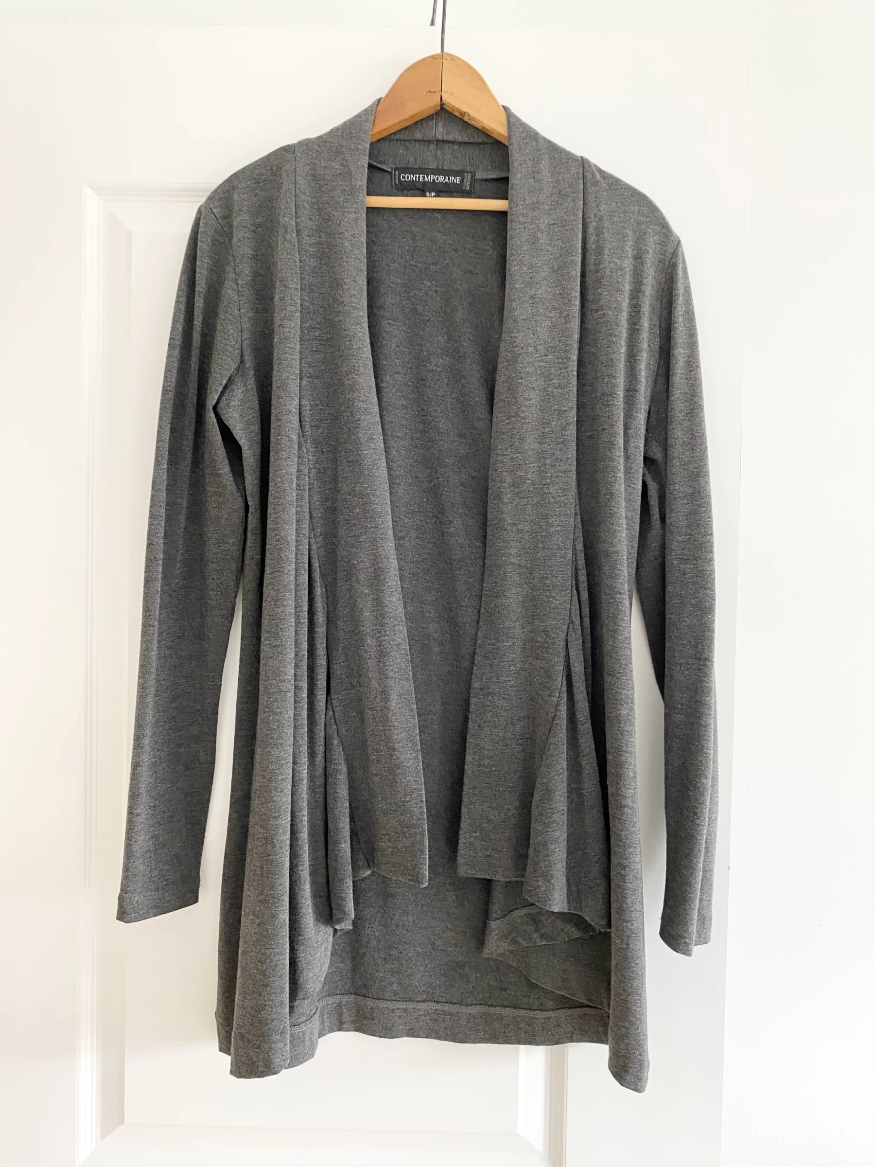 Belle veste grise Contemporaine seconde main