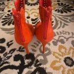 Thumbnail for Bottins à talon en cuir de daim rouge