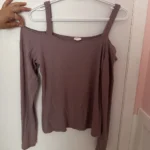 Featured thumbnail for Chandail à bretelle