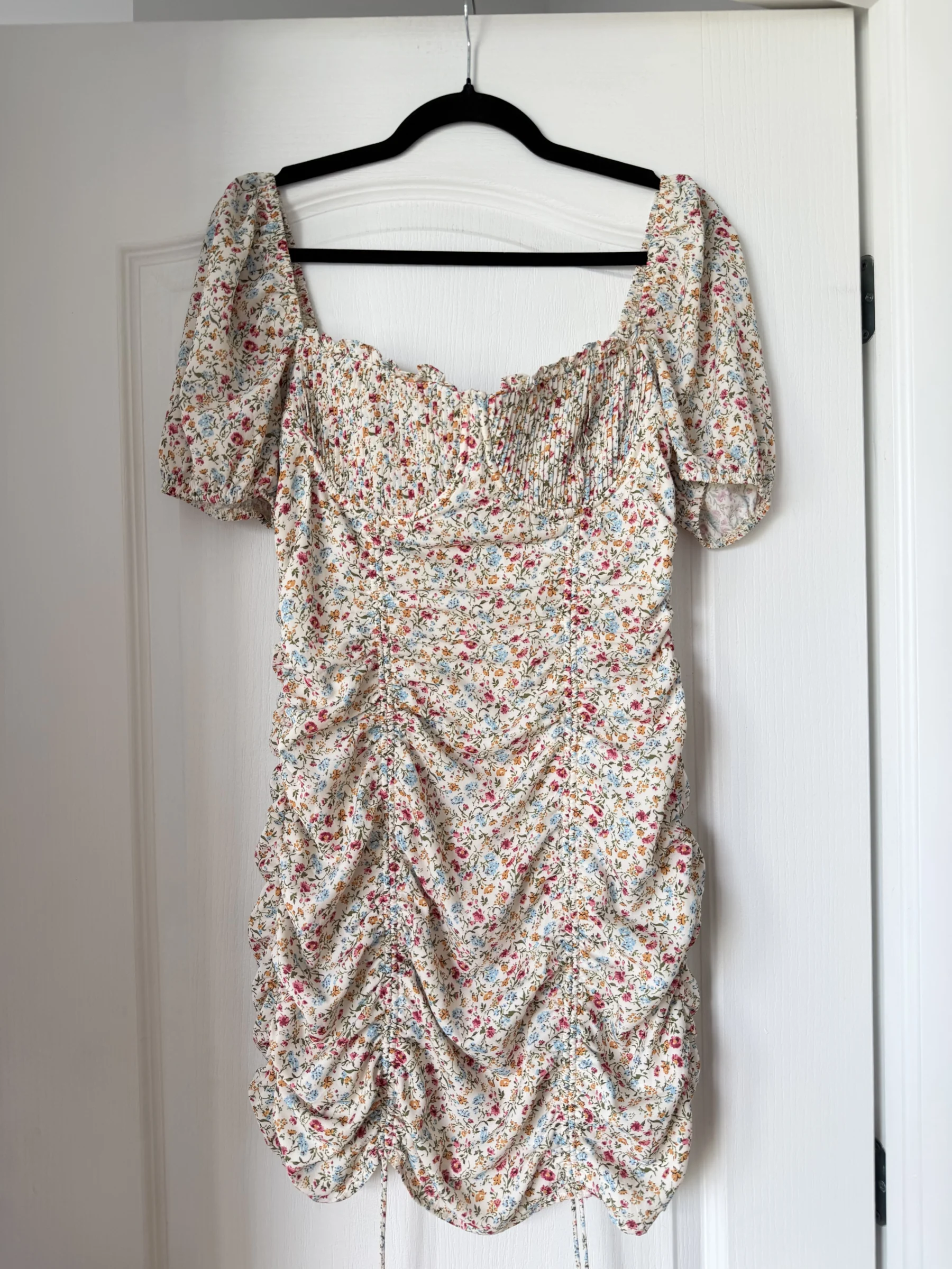 Robe Storia blanche à motifs fleuris taille M Boutique 1861 seconde main