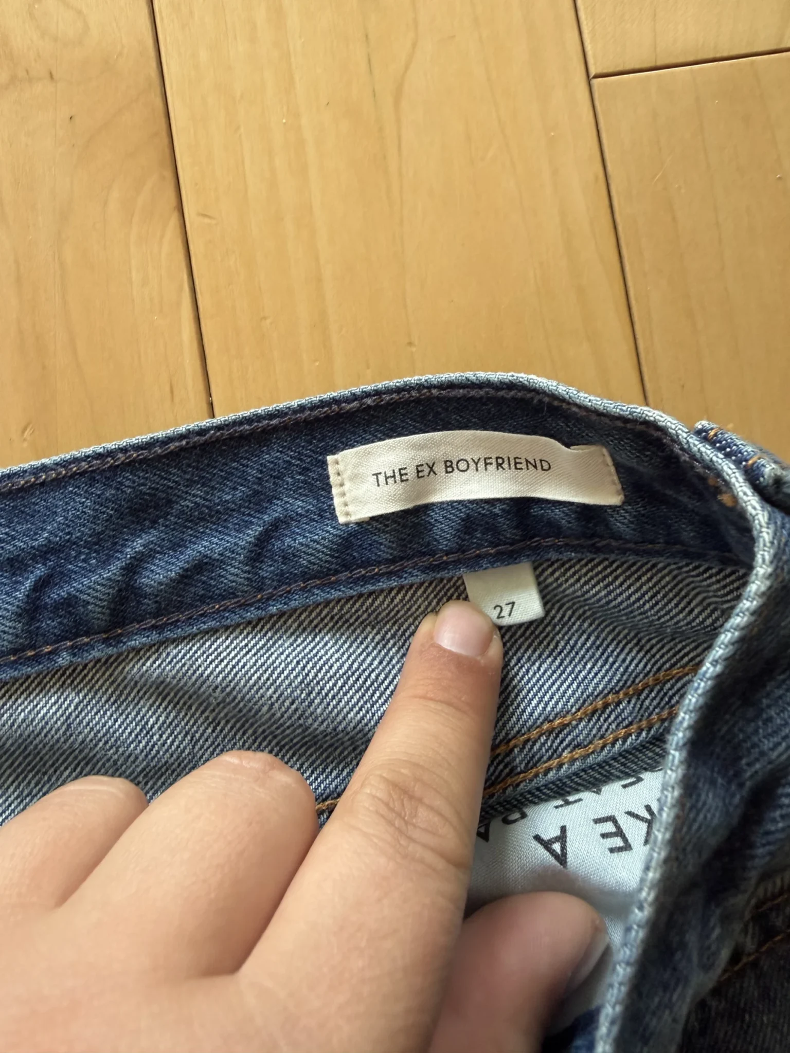 Image for Jean Denim Forum Aritzia taille 27 - Modèle Ex Boyfriend