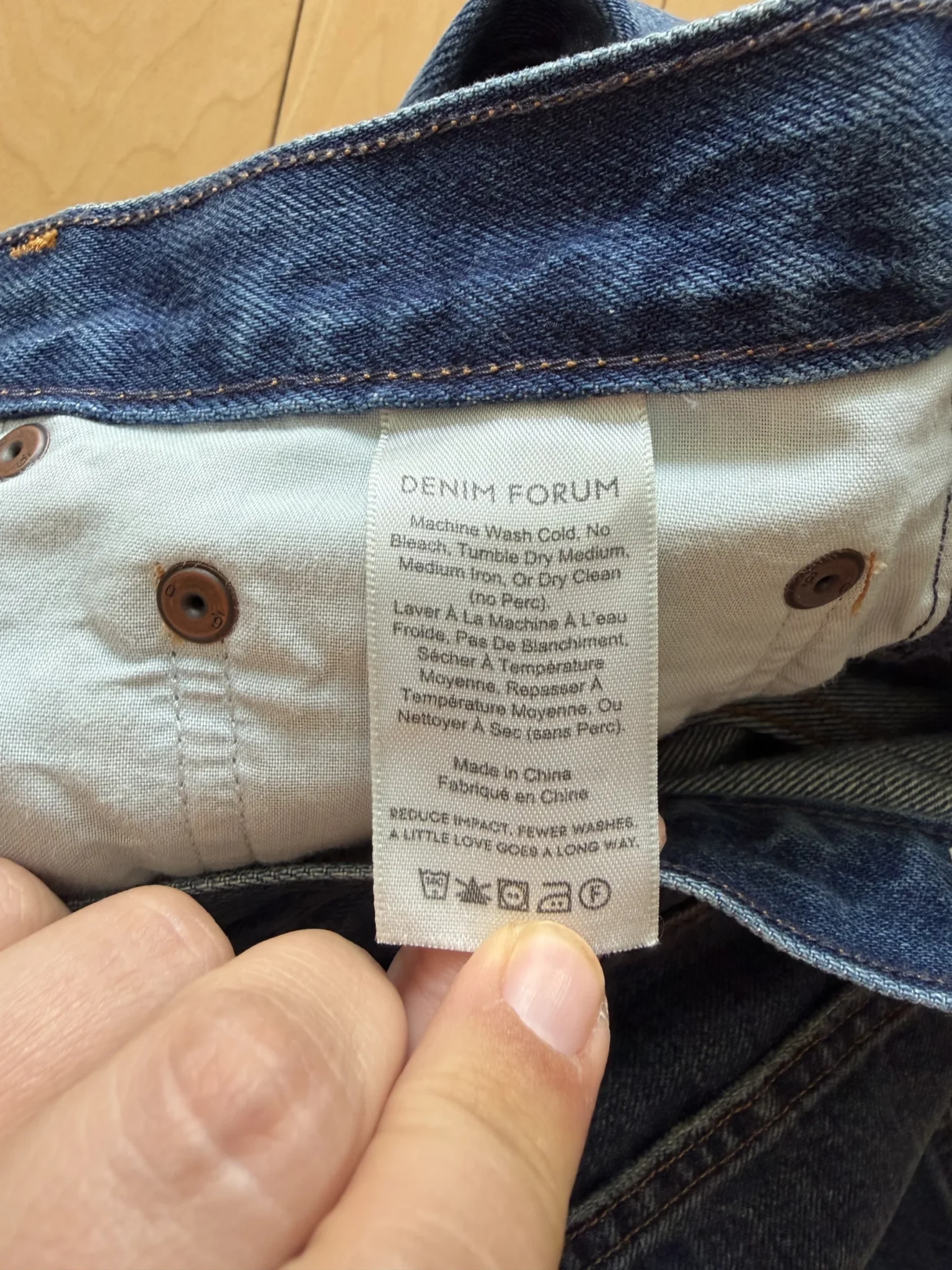 Image for Jean Denim Forum Aritzia taille 27 - Modèle Ex Boyfriend
