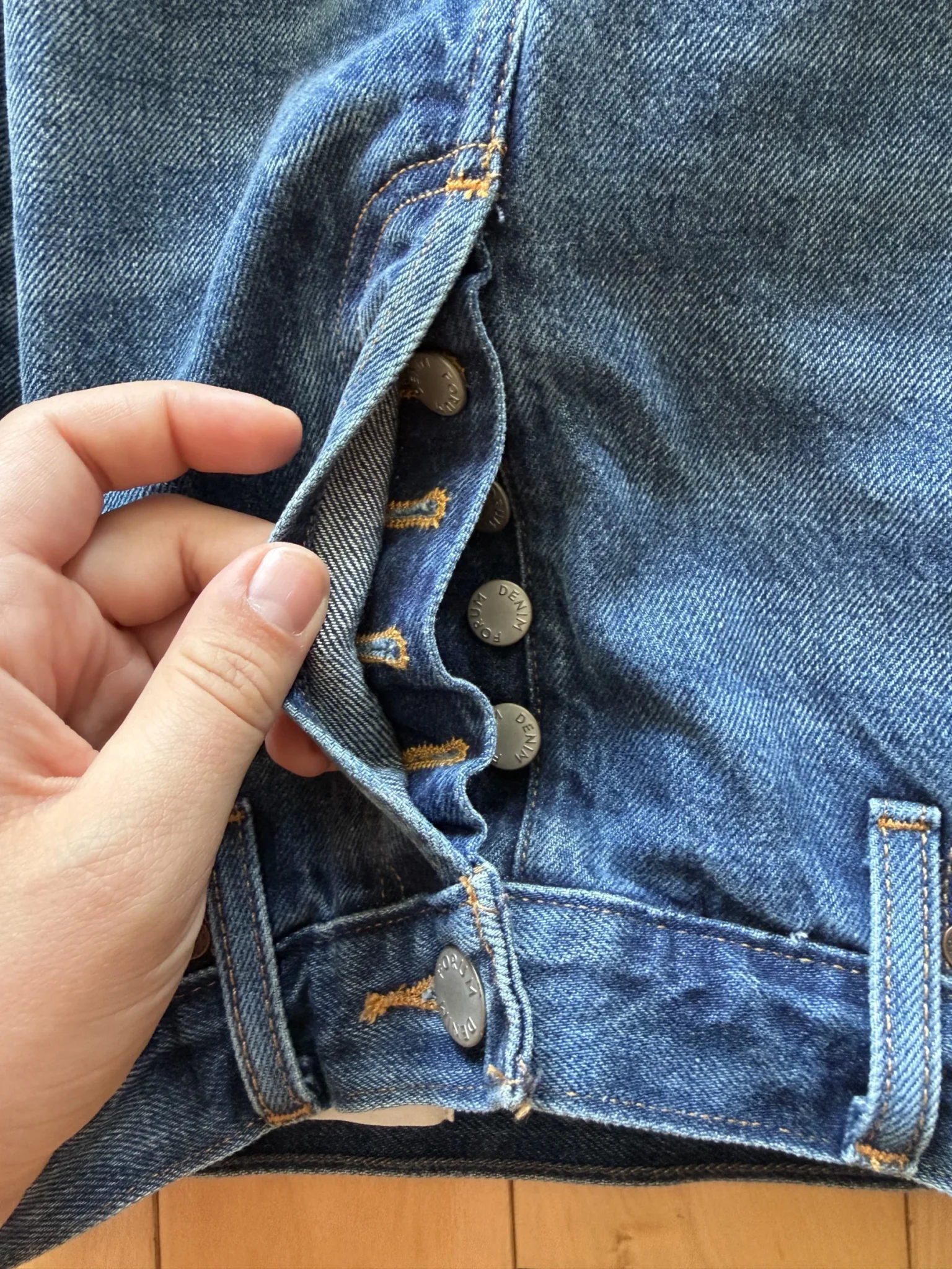 Image for Jean Denim Forum Aritzia taille 27 - Modèle Ex Boyfriend