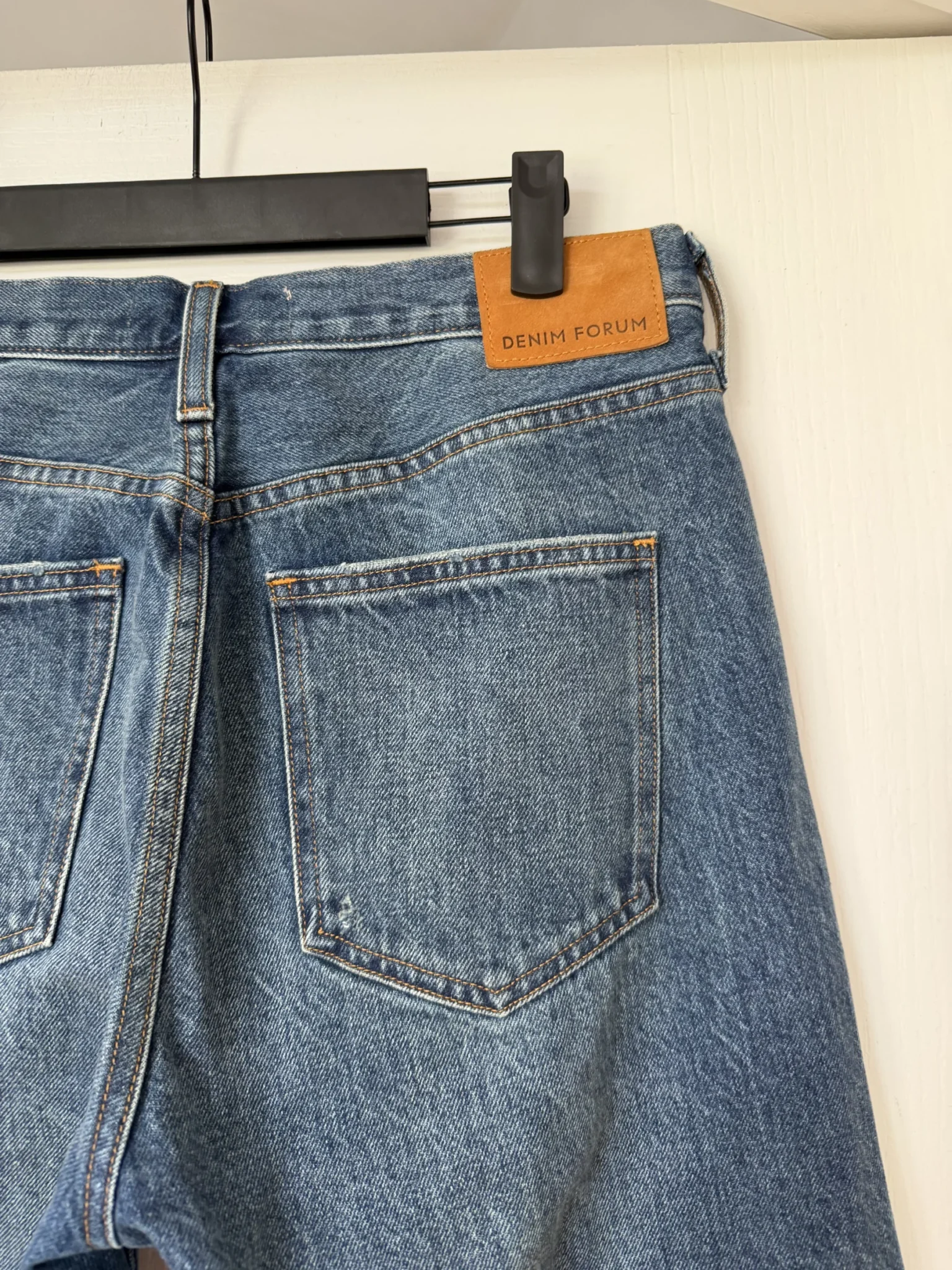 Image for Jean Denim Forum Aritzia taille 27 - Modèle Ex Boyfriend