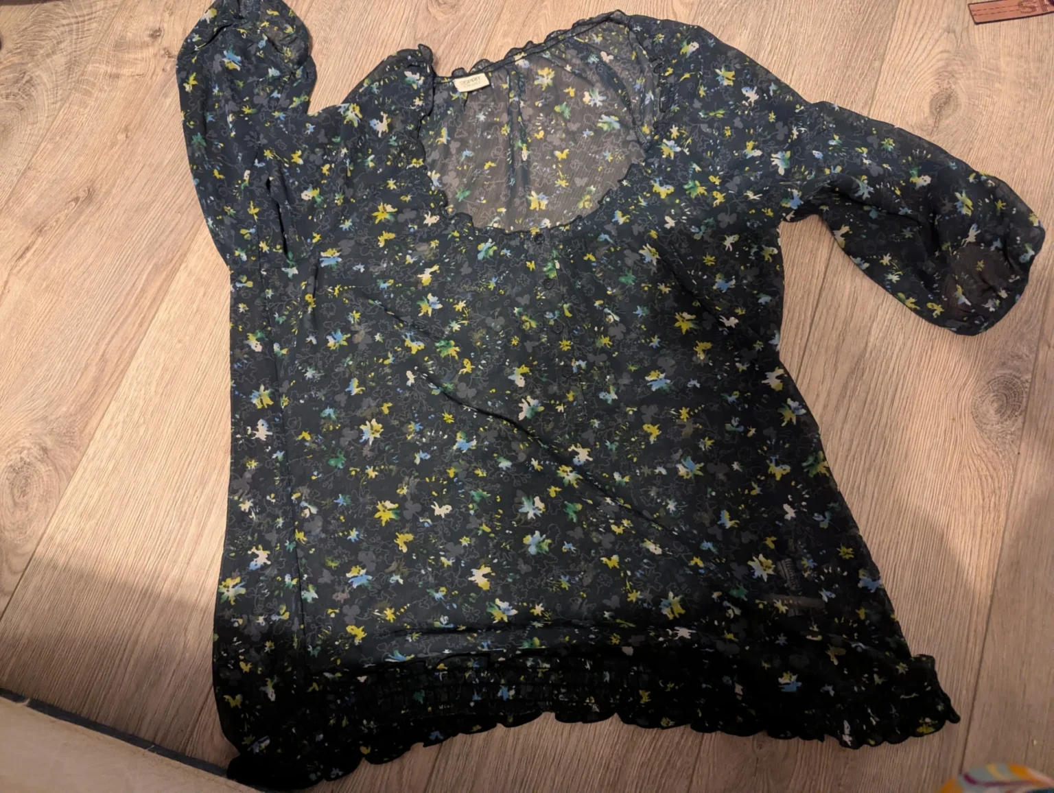 Image for : Blouse Esprit à fleurs – Très bon état