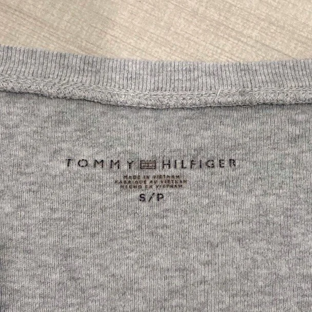 Image for Haut Gris Col en V Tommy Hilfiger Grey V-Neck T-Shirt Top