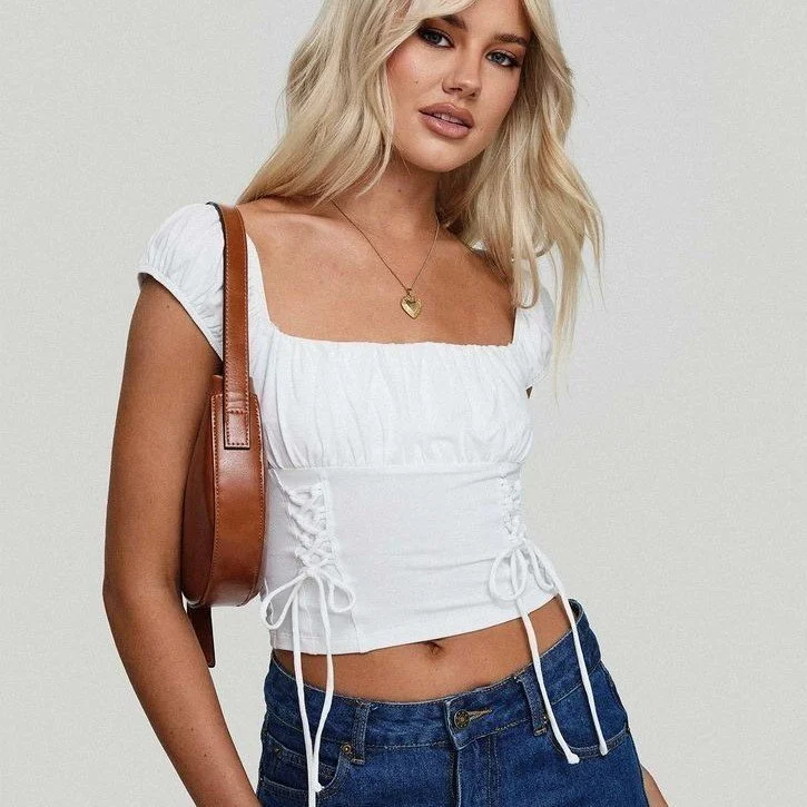Featured image for T-Shirt Blanc Froncé à Lacets Princess Polly White Ruched Crop Top T-Shirt with Lace Up Detail