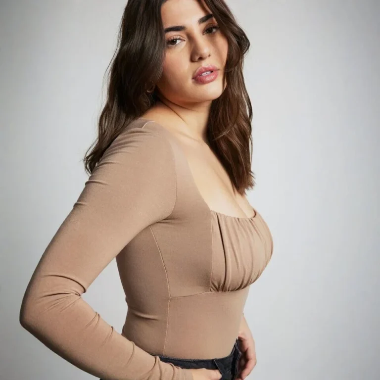 Image for Haut Chandail Brun Froncé à Manches Longues Dynamite Tan Beige Long Sleeve Ruched Top