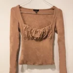 Thumbnail for Haut Chandail Brun Froncé à Manches Longues Dynamite Tan Beige Long Sleeve Ruched Top