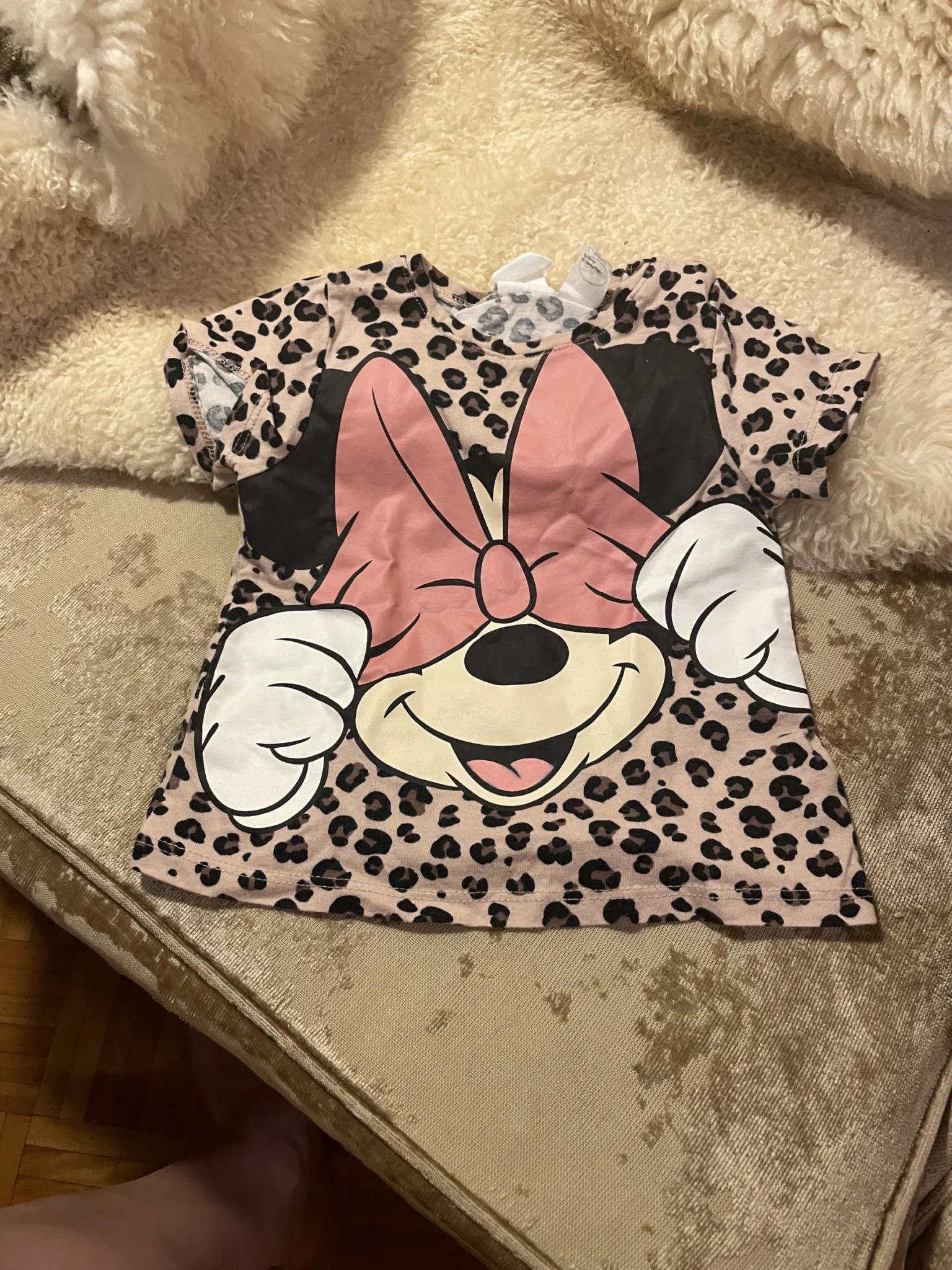 Featured image for Tee Minnie mouse Disney pour h et m 6 -9 mois