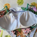 Thumbnail for Vibrant maillot Desigual neuf avec étiquette