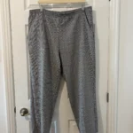 Featured thumbnail for Pantalon carreauté gris