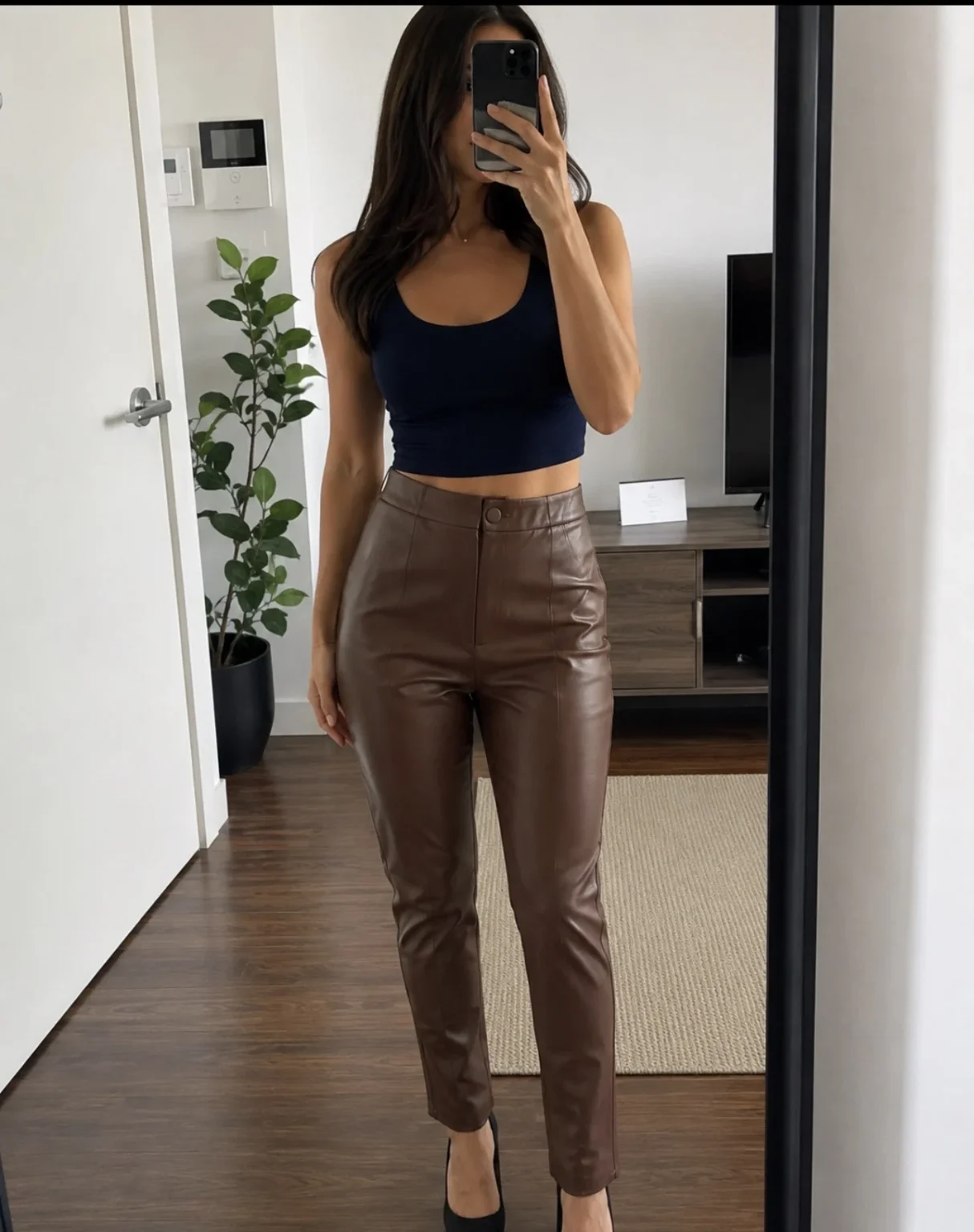 Featured image for Pantalon ou leggings similicuir